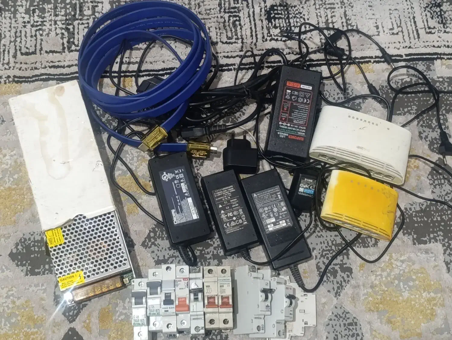 تعدادی ادابتورکابل کلیدمینیاتوری|لوازم جانبی موبایل و تبلت|رباط‌کریم, رباط‌کریم|دیوار