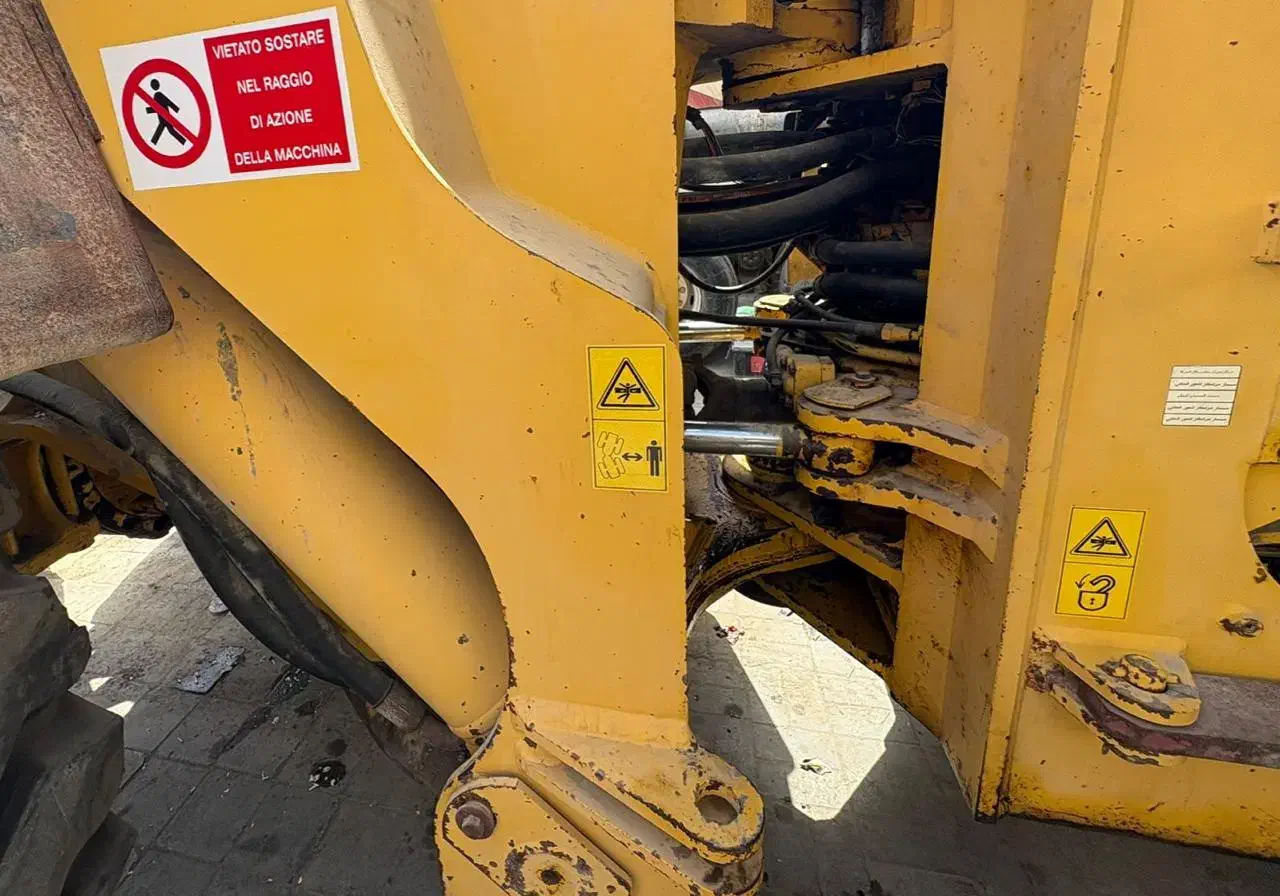 لودر کوماتسو 500خط3 اورجینال بی رنگ.موتورکوماتسویی|خودرو سنگین|بوشهر, |دیوار