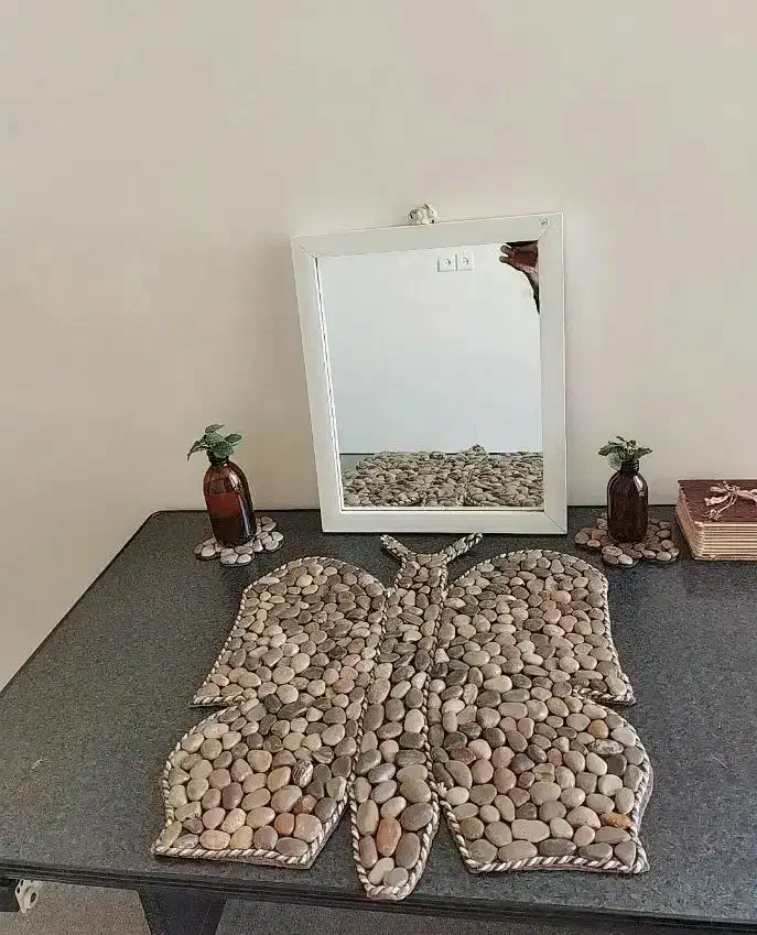 پادری سنگی|پادری|اهواز, کوروش|دیوار