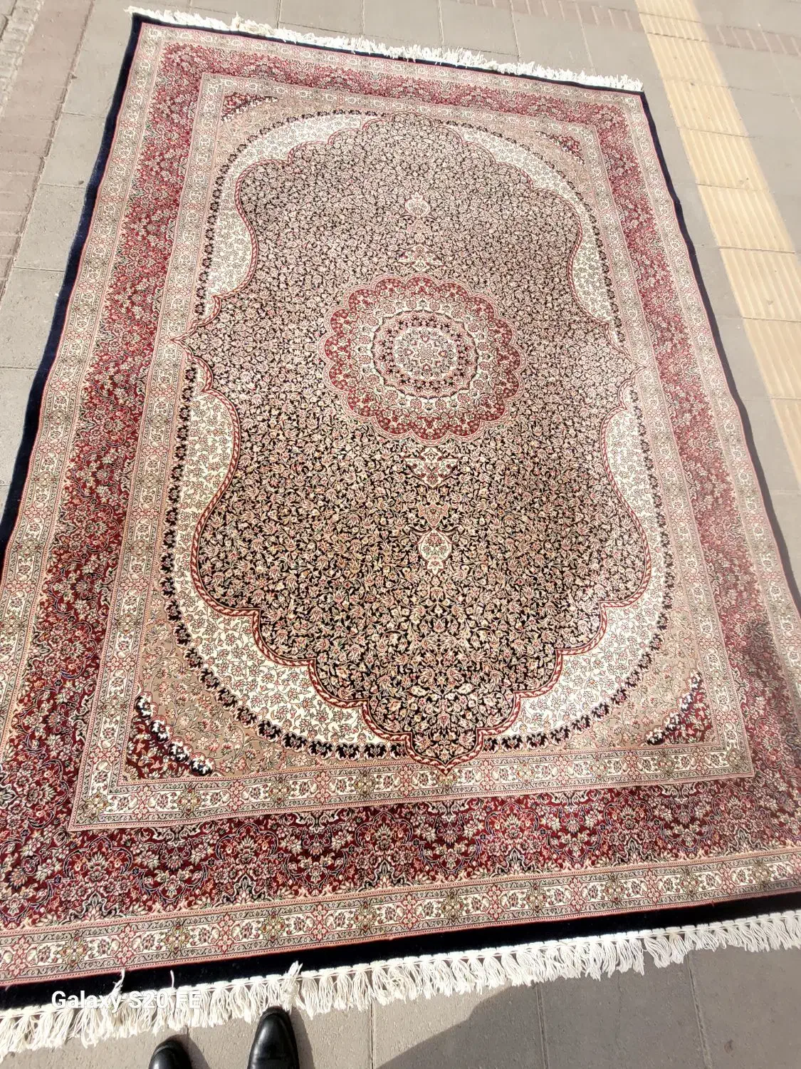 فرش ۹ متری ۷۰۰ کارکرده|فرش|گلبهار, شهر جدید گلبهار|دیوار