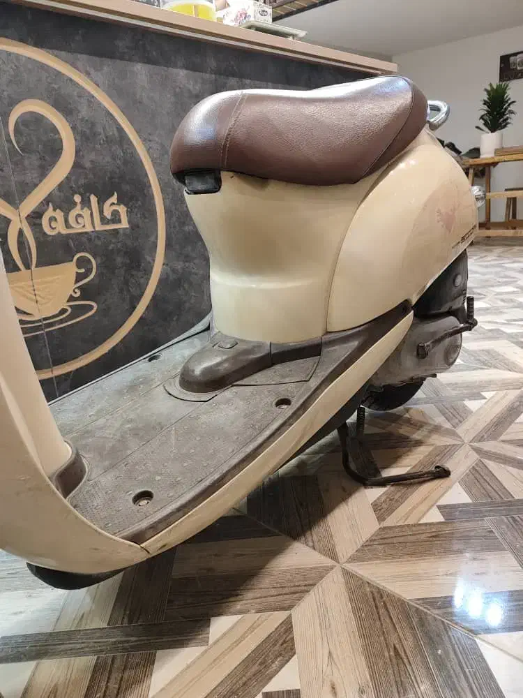 پاکشتی هوندا اسکوپی|موتورسیکلت|شیراز, میانرود|دیوار