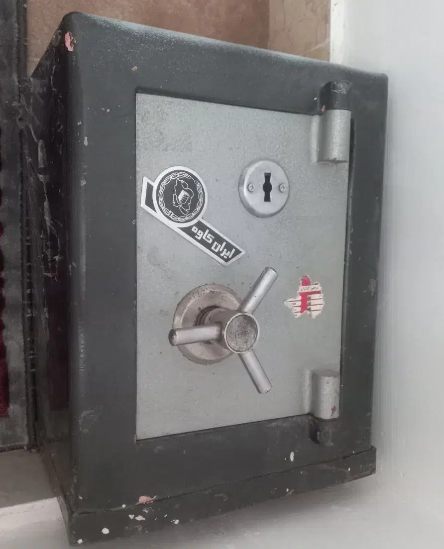 گاوصندوق تمیز|ابزارآلات|قرچک, میرزائی جنوبی|دیوار