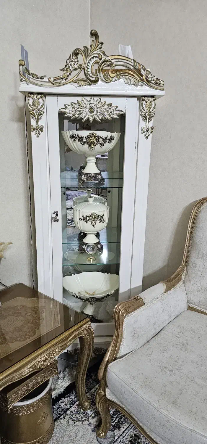 بوفه چوبی کوچیک و کمجا|بوفه، ویترین، کنسول|رباطکریم, رباطکریم|دیوار