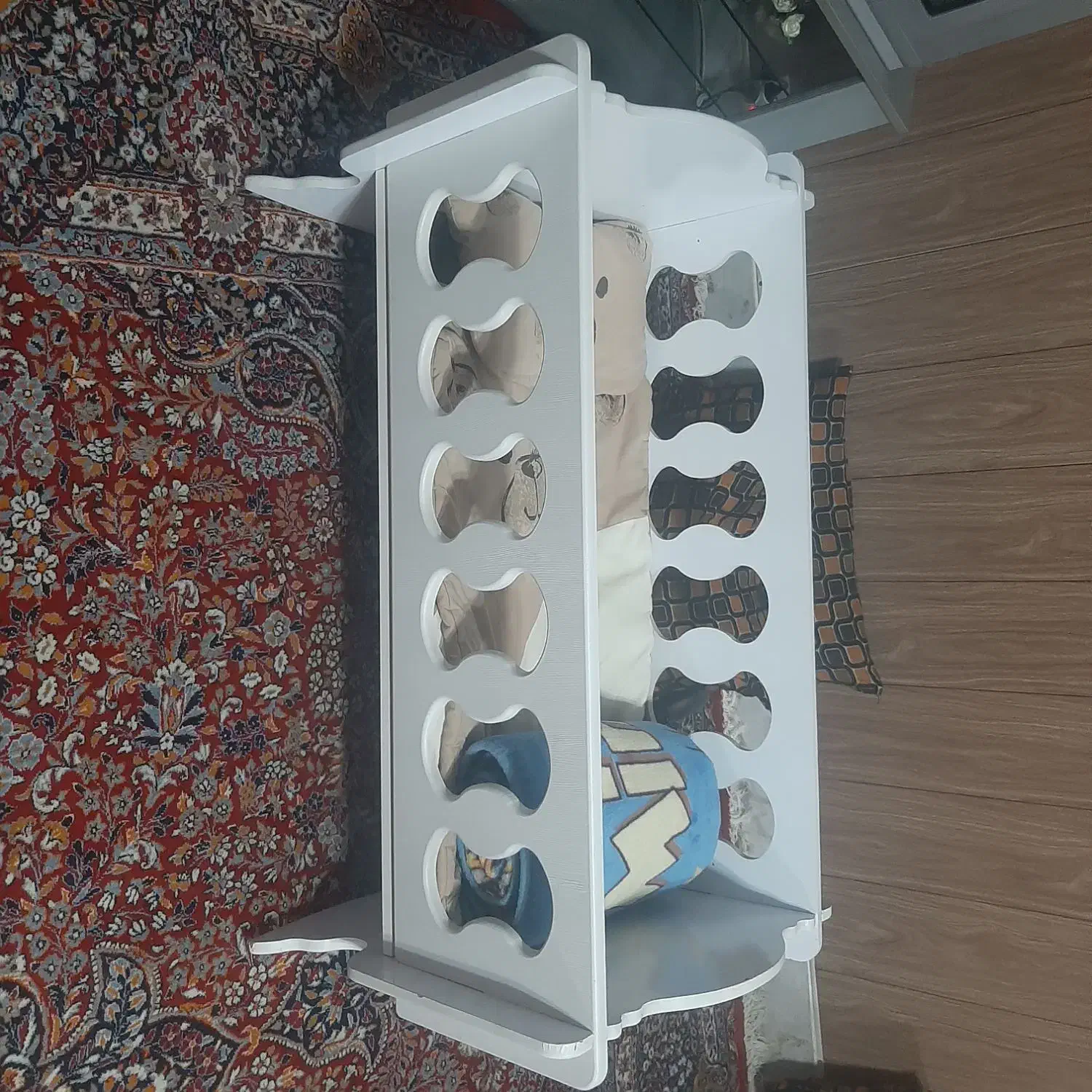 گهواره ی نوزاد|تخت و صندلی بچه|اصفهان, شیخ اشراق|دیوار