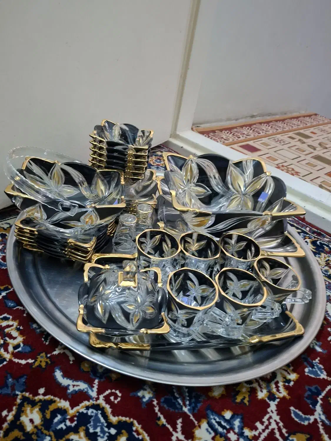 بلور لب طلایی سوگاژاپن اصل|ظروف سرو و پذیرایی|قم, کیوانفر|دیوار