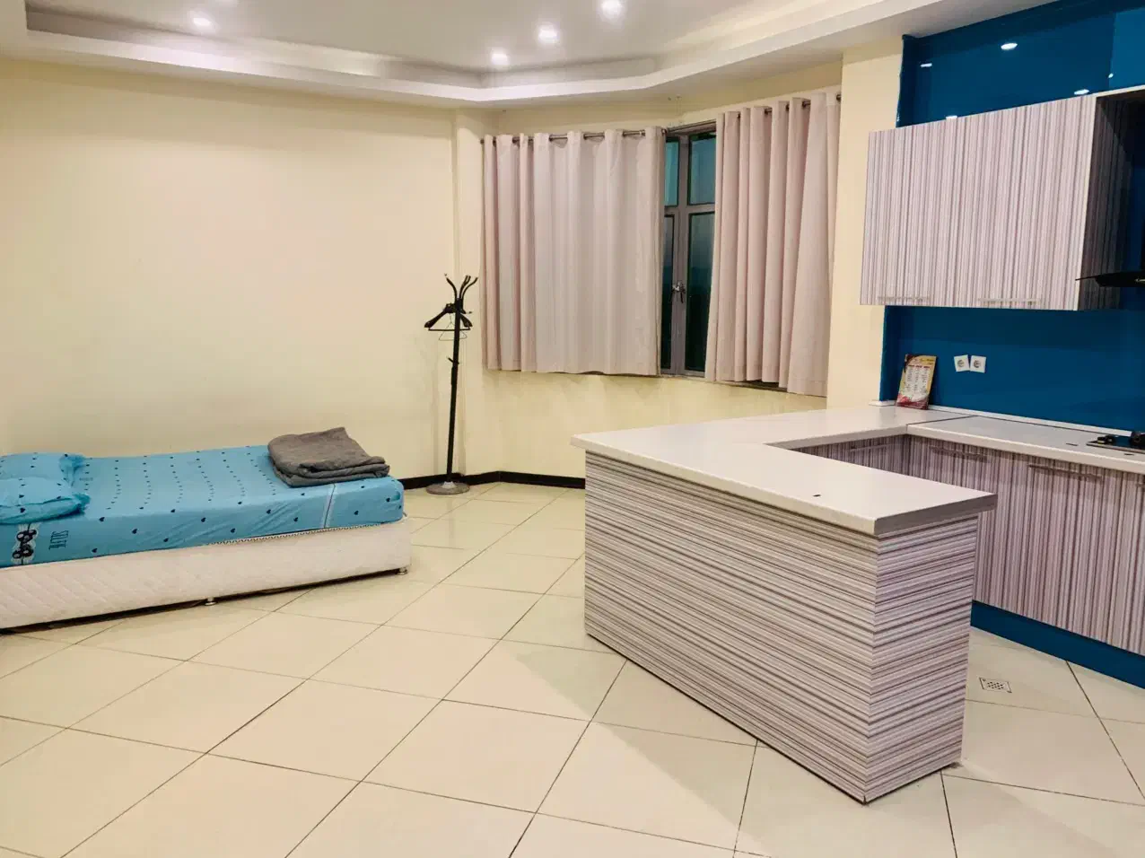 هتل اپارتمان با امکانت رفاهی روزانه|اجارهٔ کوتاهمدت آپارتمان و سوئیت|کرمان, |دیوار