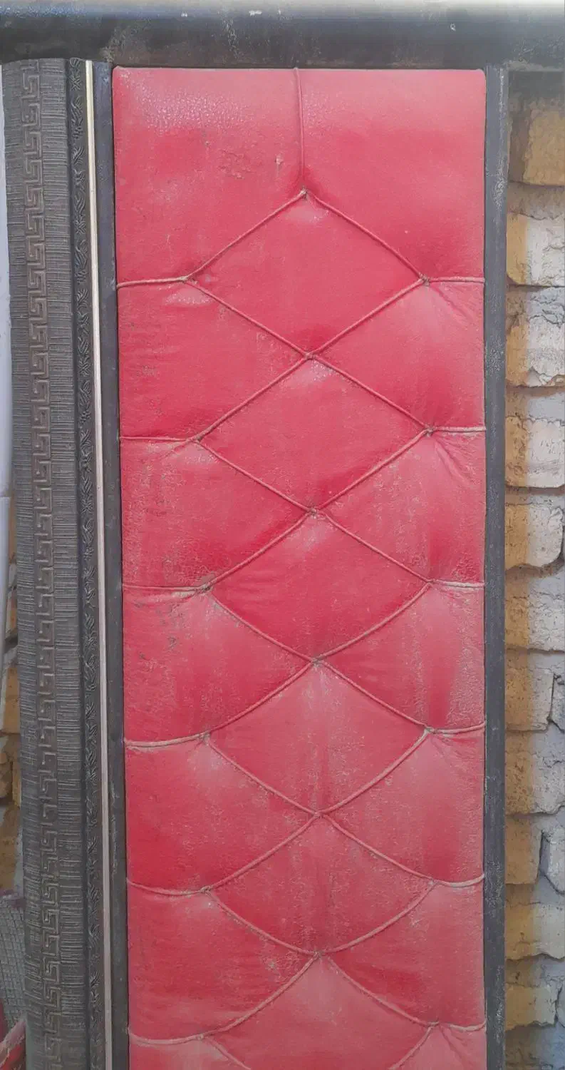 تخت خواب و تشک دو نفره|تخت و سرویس خواب|نی‌ریز, |دیوار