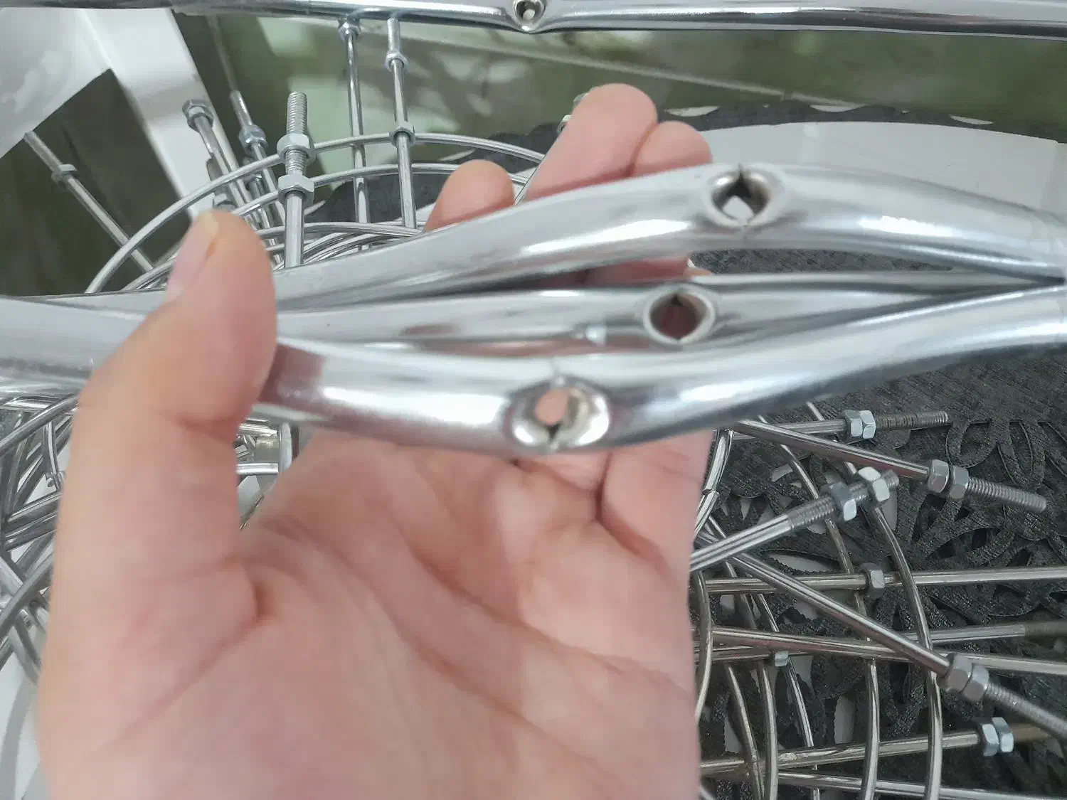 دو عدد پایه قابلمه|آب‌چکان و نظم‌دهنده ظروف|نیشابور, امام|دیوار