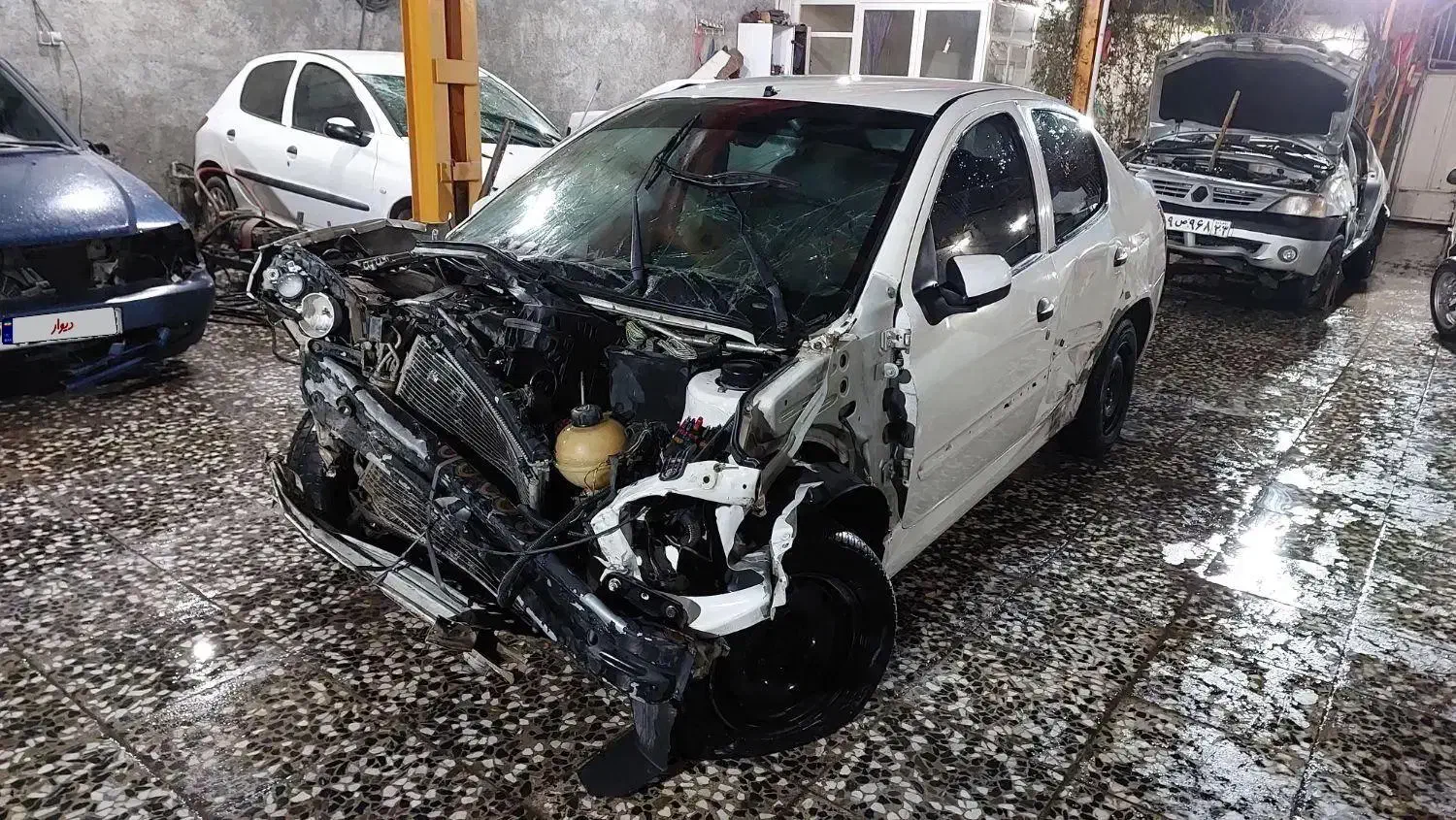 تصادفی رانا مدل۹۲|خودرو سواری و وانت|لنجان, |دیوار