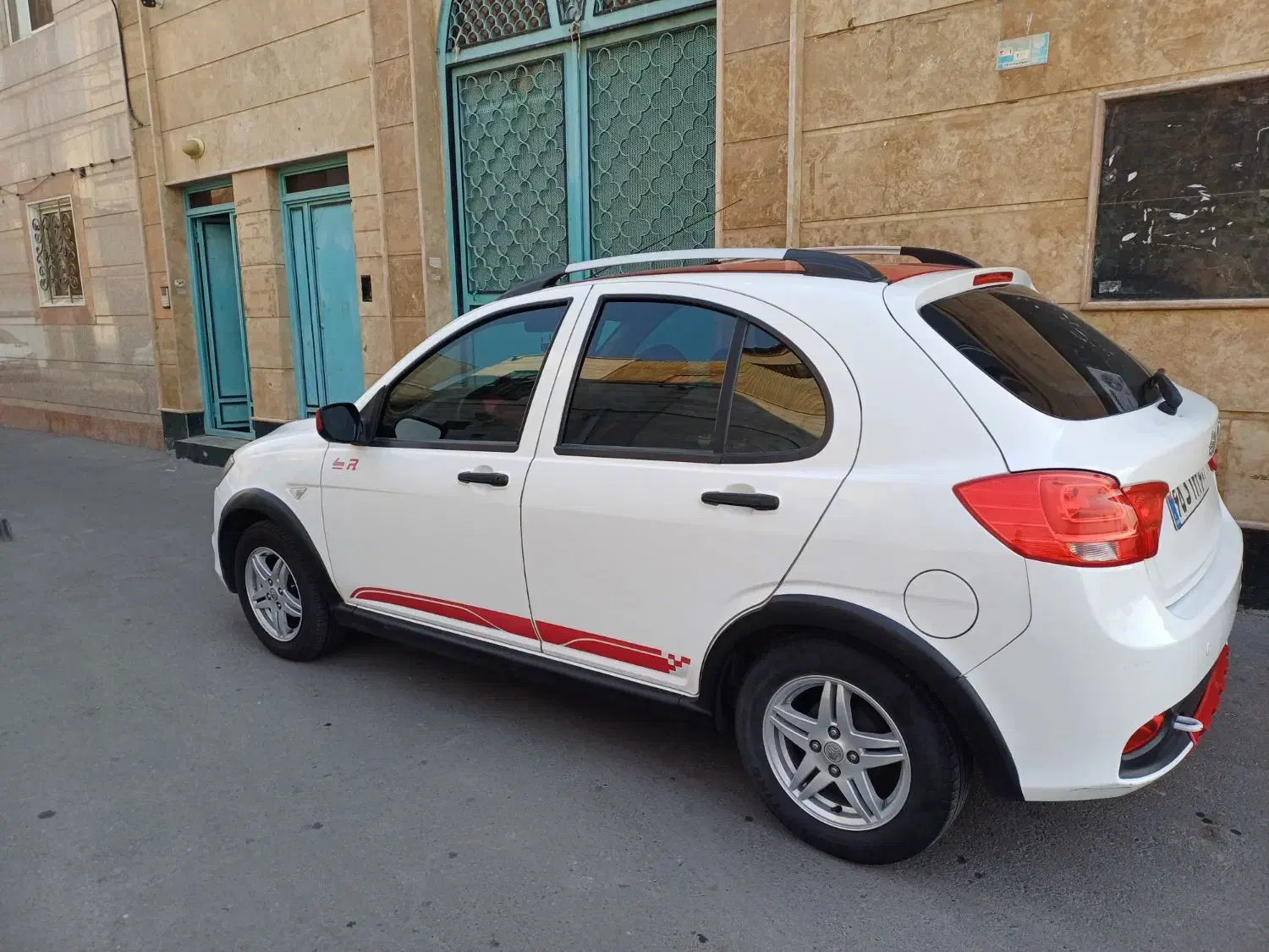 کوئیک R سفید قرمز ۱۴۰۱|خودرو سواری و وانت|ری, علایین|دیوار