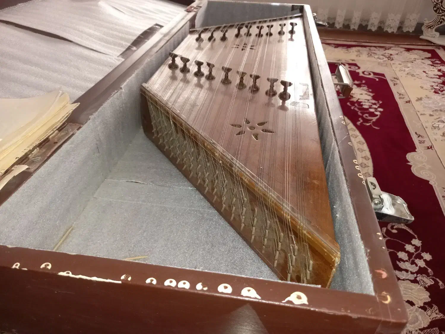 سنتور|سازهای سنتی|اراک, |دیوار