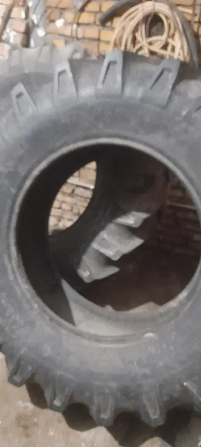 لاستیک تراکتور۴ سیلندر|قطعات یدکی و لوازم جانبی|انگوت, |دیوار