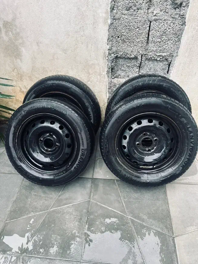 رینگ لاستیک فابریکی پزو|قطعات یدکی و لوازم جانبی|شیرود, |دیوار