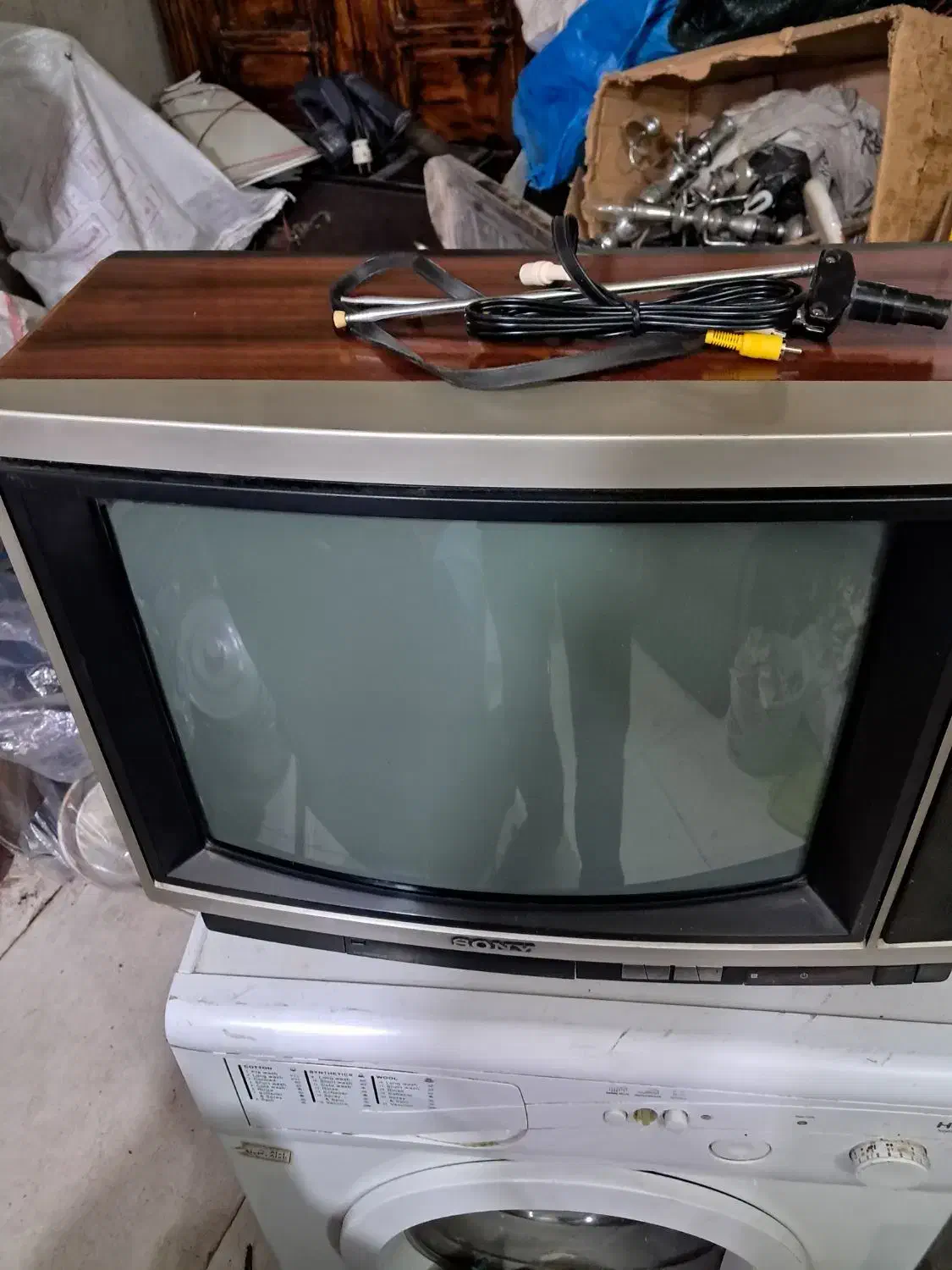 تلوزیون ۲۱ سونی قدیمی کلکسیونی|تلویزیون و پروژکتور|اصفهان, طامه|دیوار