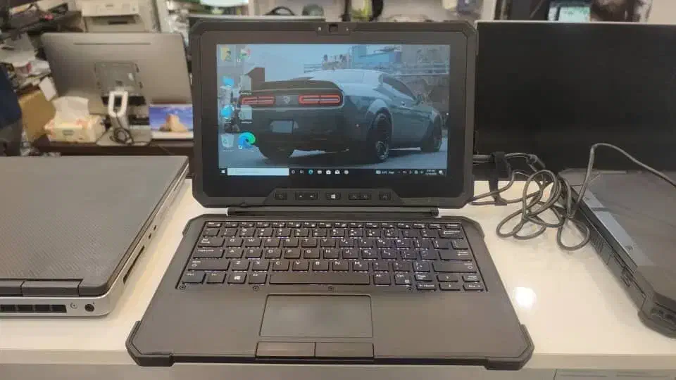 تبلت نظامی ۷۲۱۲ به همراه کیبورد و پایه نگهدارنده|تبلت|تهران, شهرک صدرا|دیوار