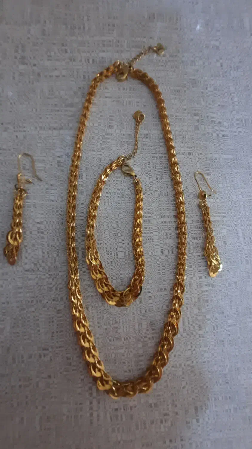 سرویس کاملا شبیه طلا رنگ ثابت .سیاه نمیشه|بدلیجات|نهاوند, |دیوار