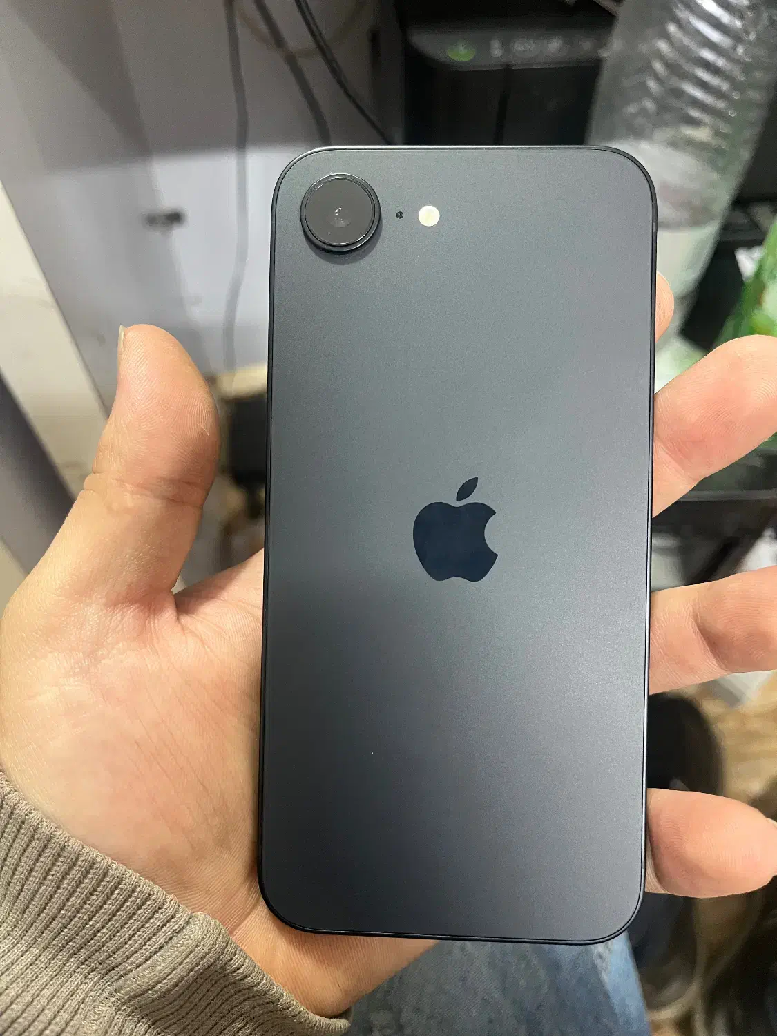 ایفون ۱۶e گارانتی ۱۸ ماه فول|موبایل|باقرشهر, |دیوار