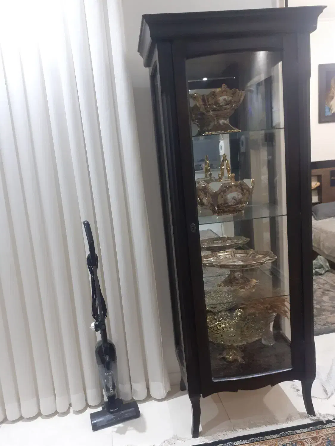 بوفه سالم شیک وپشت اینه .تمام شیشه . در حدنو.|بوفه، ویترین، کنسول|تهران, مسعودیه|دیوار