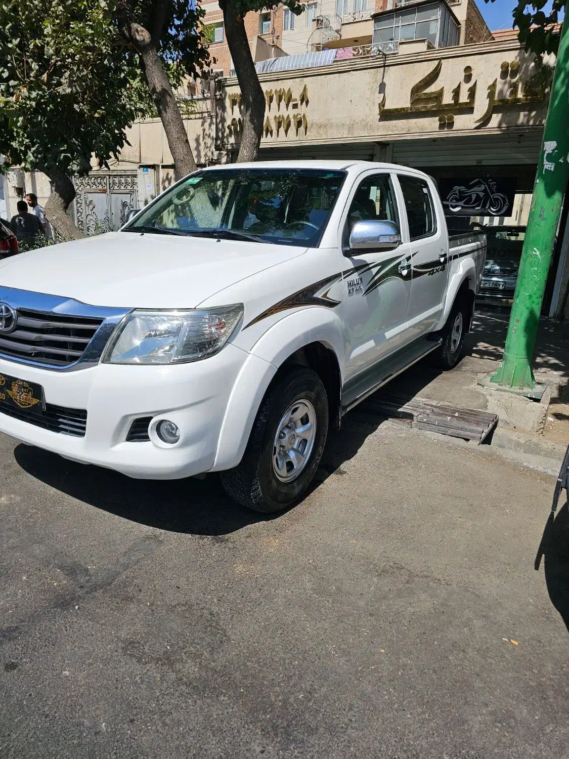 تویوتا هایلوکس ۲۰۱۵ اتومات|خودرو سواری و وانت|تهران, طیب|دیوار
