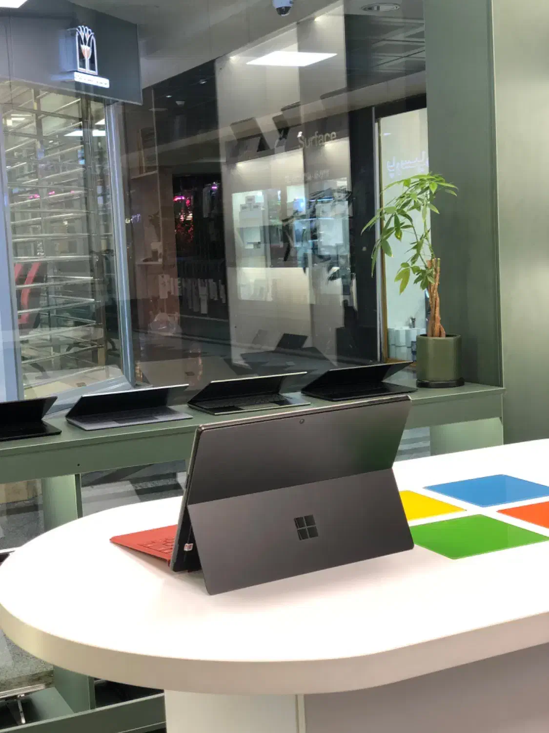 سرفیس نو و درحدنو.تحویل فوری قسطی با ضمانت سلامت|رایانه همراه|تهران, فلسطین (میدان انقلاب)|دیوار