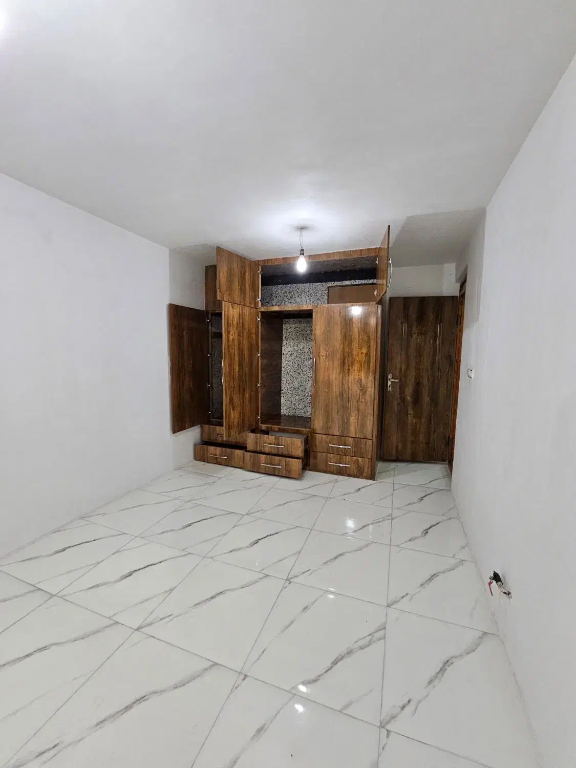 اجاره آپارتمان ۱۰۰ متری/ دو خواب/ تاکسی خور|اجارهٔ آپارتمان|تالش, هشتپر|دیوار