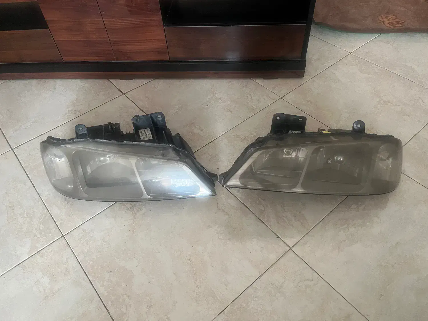 چراغ جلو پژو پارس و غربیلک فرمان پژو|قطعات یدکی و لوازم جانبی|اندیشه, اندیشه فاز ۴|دیوار