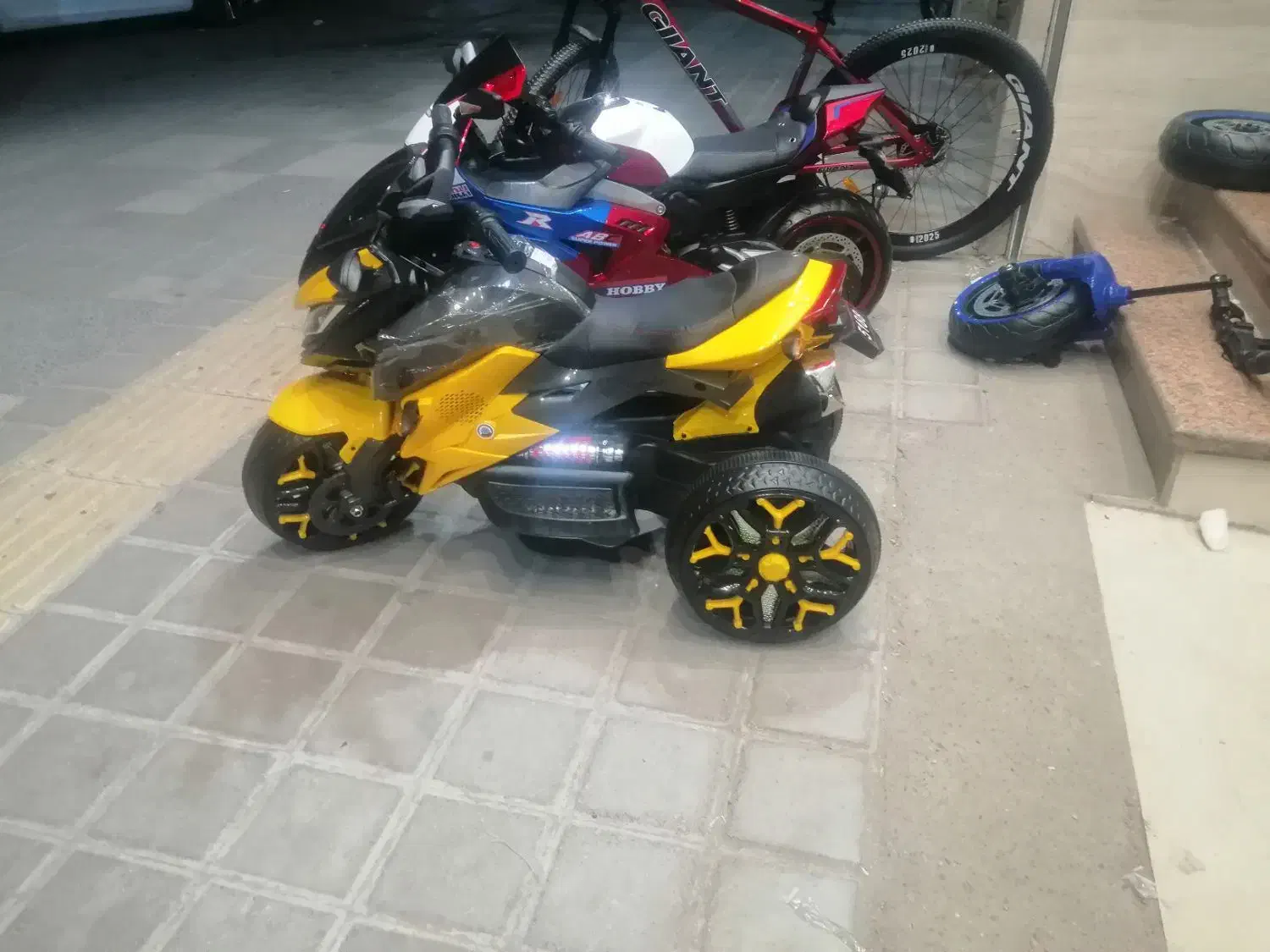 سه چرخ زرد شارژ|اسباببازی|یزد, |دیوار