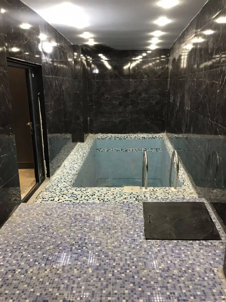 فروش ویلادوبلکس مدرن استخرداخلی روف گاردن|فروش خانه و ویلا|امامزاده عبدالله, |دیوار