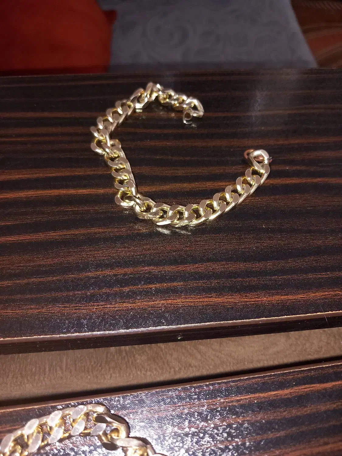 گردن بند ودست بند فروشی هست کسی خواست در خدمتم|بدلیجات|قم, یزدانشهر|دیوار