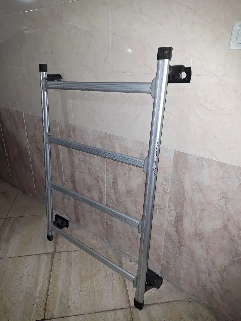 باربند پژو ۴۰۵|بندرخت و رخت‌آویز|تبریز, |دیوار