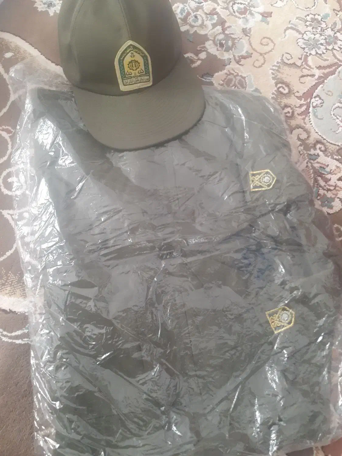 لباس سربازی نو|لباس|خمینیشهر, |دیوار