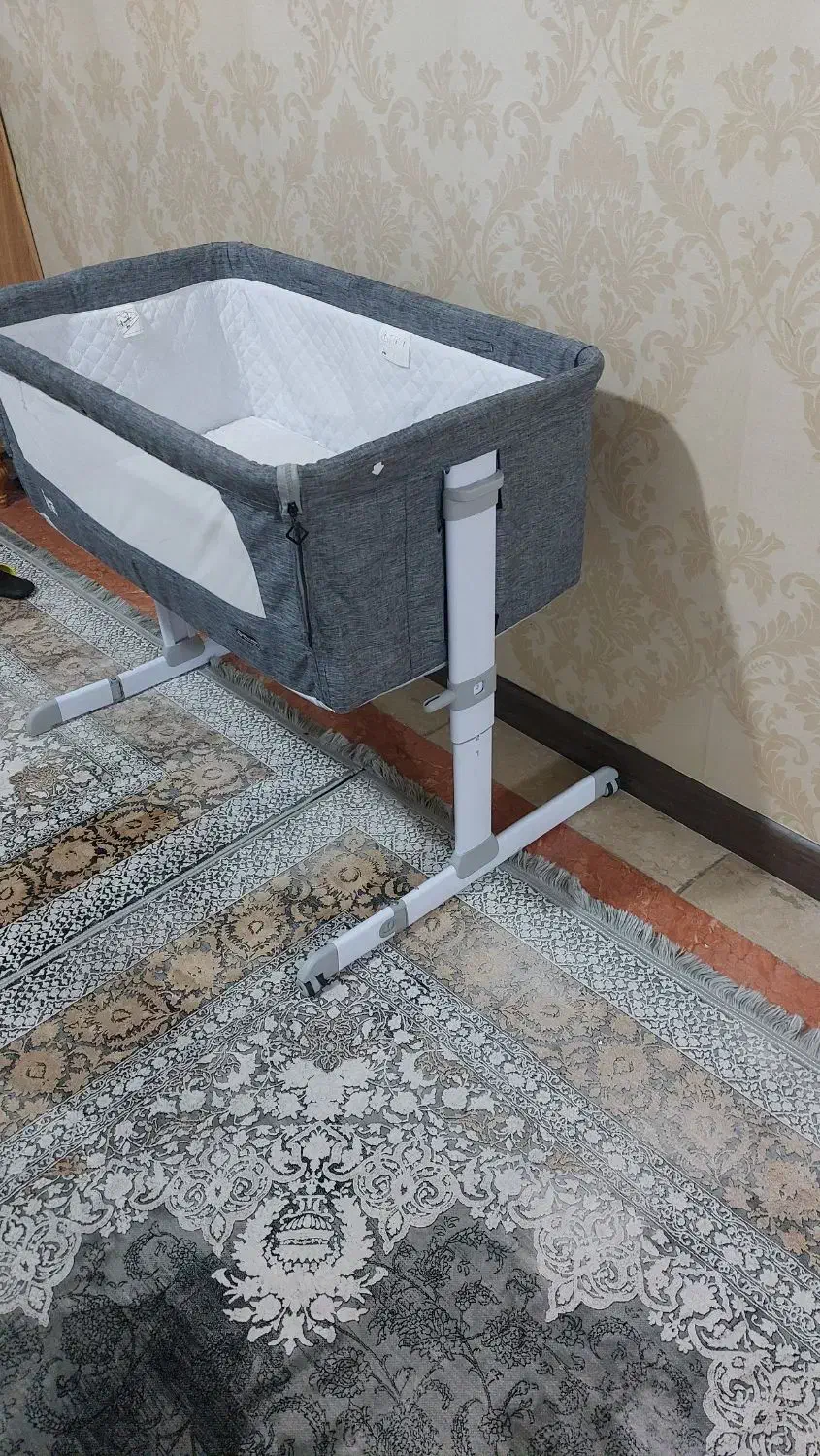 تخت نوزاد کنار تخت مادر دلیجان مدل ویرا|تخت و صندلی بچه|قم, صفاشهر|دیوار