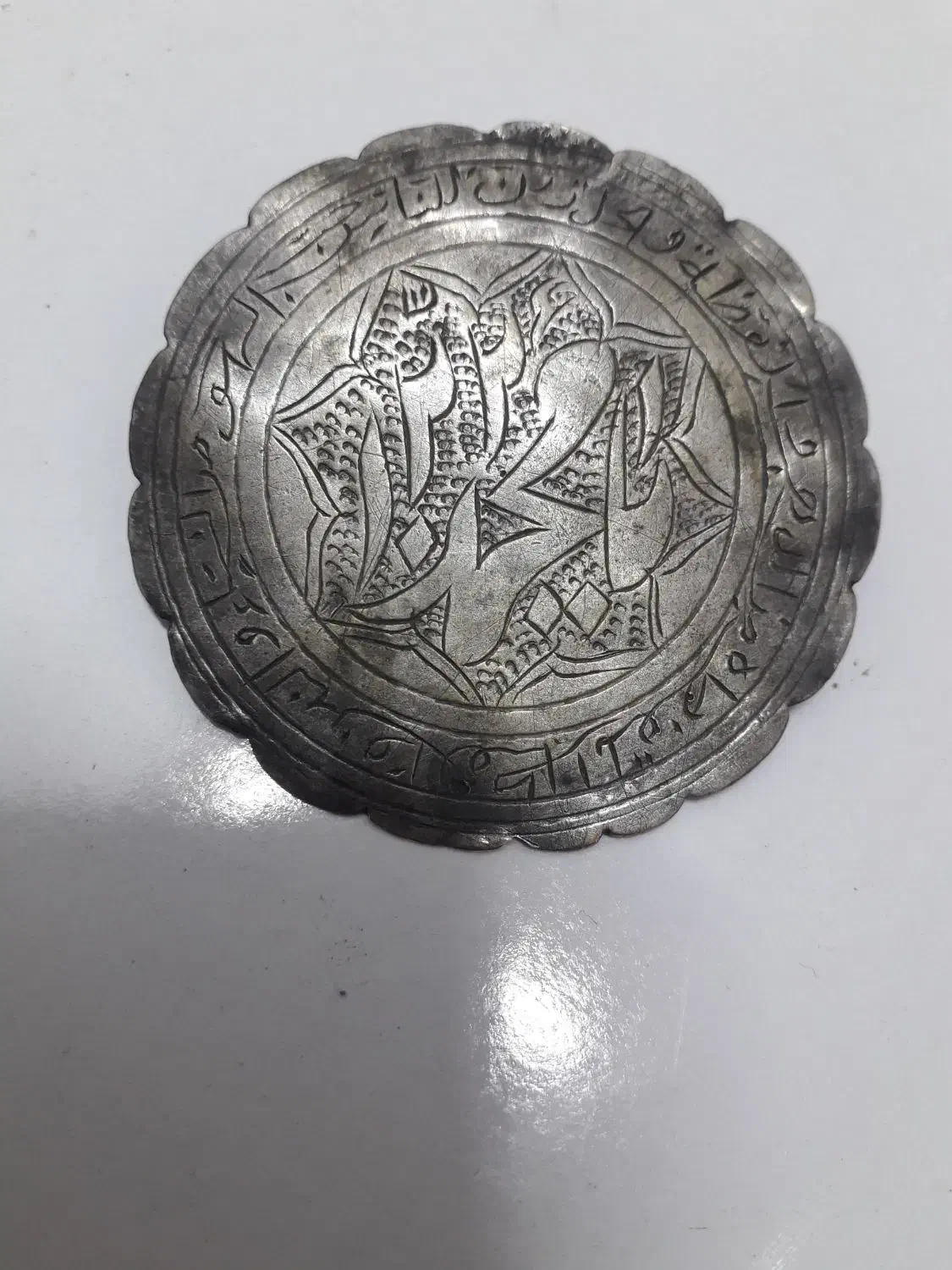 گل سینه بسیار قدیمی آنتیک نقره|کلکسیون اشیاء عتیقه|نکا, |دیوار