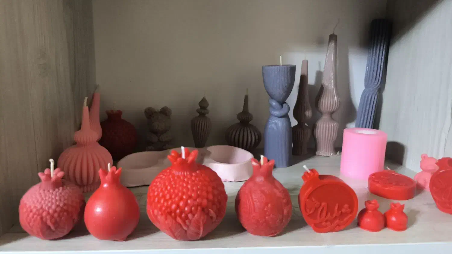 انواع شمع زینتی،یلدایی،انار، باکس گل،قلمی و روی آب|صنایع دستی و سایر لوازم تزئینی|شیراز, شهرک قمشه|دیوار