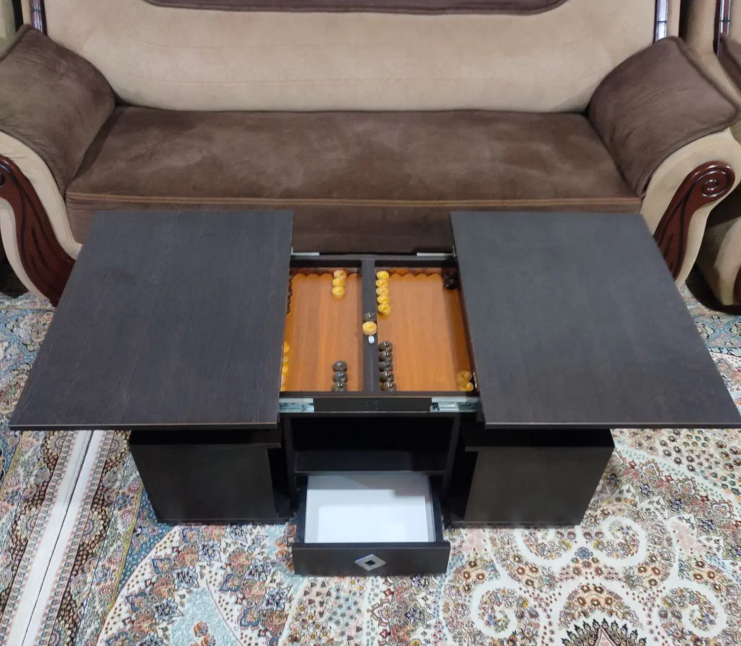 میز جلو مبلی همراه با چهار میز عسلی|مبلمان خانگی و میز عسلی|چالوس, |دیوار