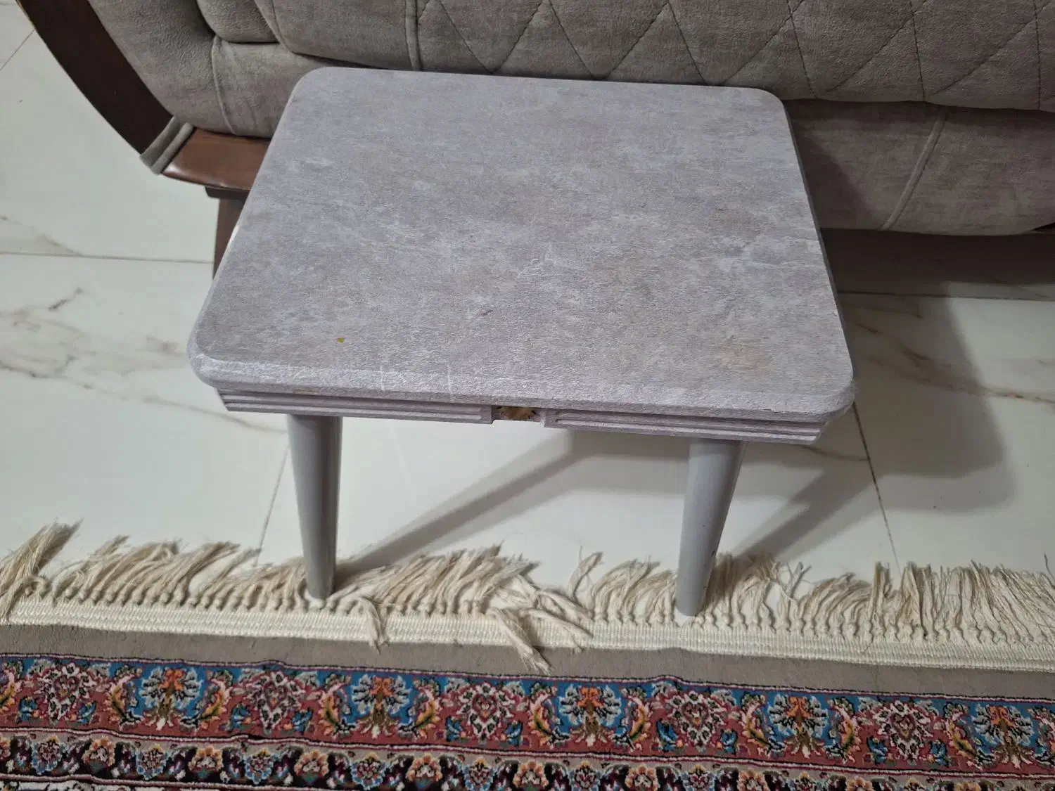 میز سالم درحد نو و یک عدد گل میز|مبلمان خانگی و میز عسلی|مسجد سلیمان, |دیوار