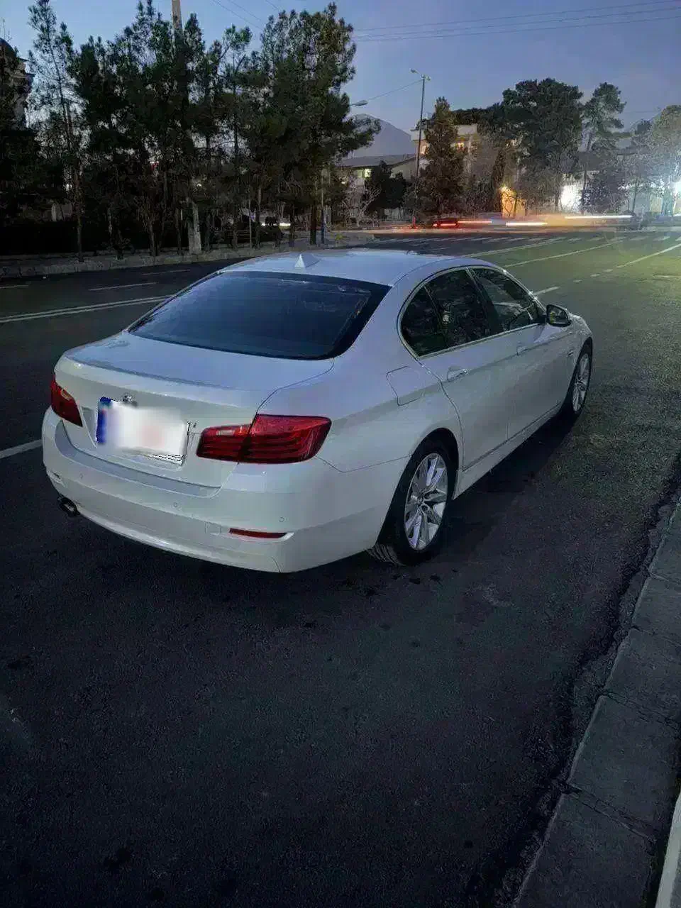 بی ام و ۵۲۰ سری ۵، مدل ۲۰۱۶|خودرو سواری و وانت|تهران, سعادتآباد|دیوار