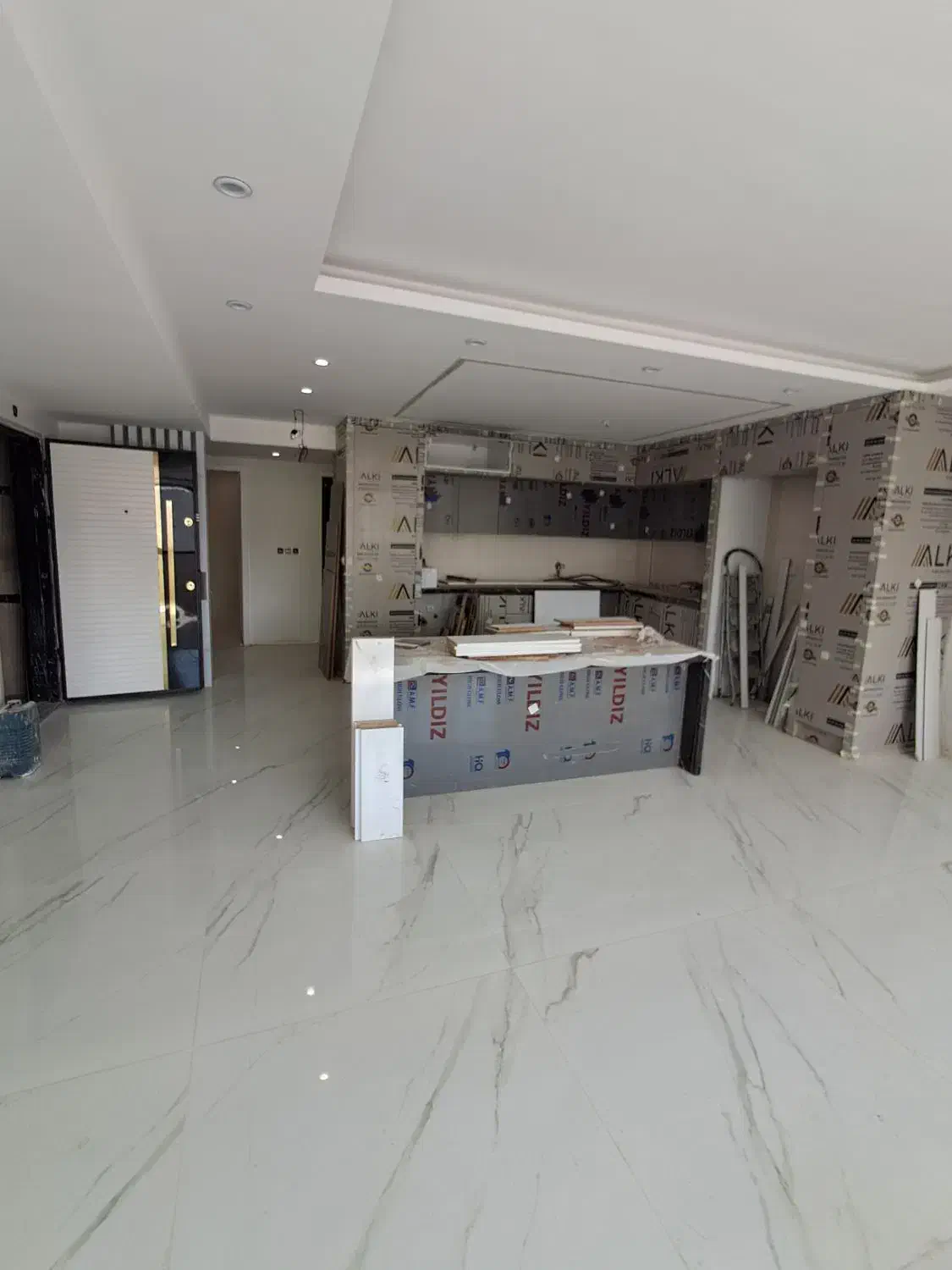 فروش ۱۳۵متری/۳خواب/ویو آزاد/شیک/در سروستان|فروش آپارتمان|اصفهان, جی شیر|دیوار