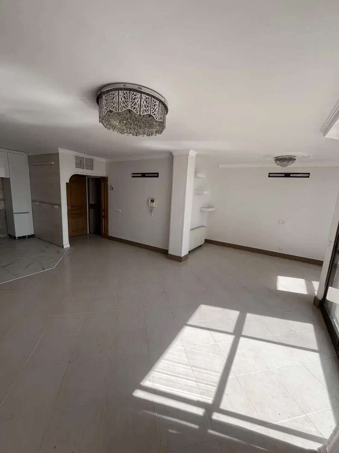 آپارتمان جنوبی ۱۰۰ متر خیابان محتشم کاشانی|اجارهٔ آپارتمان|اصفهان, حسین‌آباد|دیوار