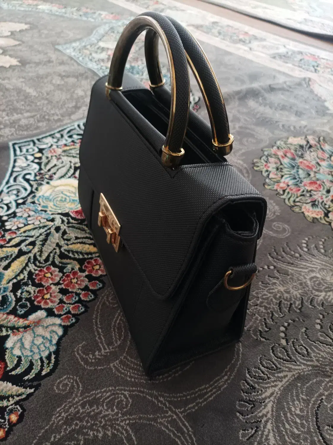 کیف نو|کیف، کفش، کمربند|قم, امامزاده ابراهیم|دیوار