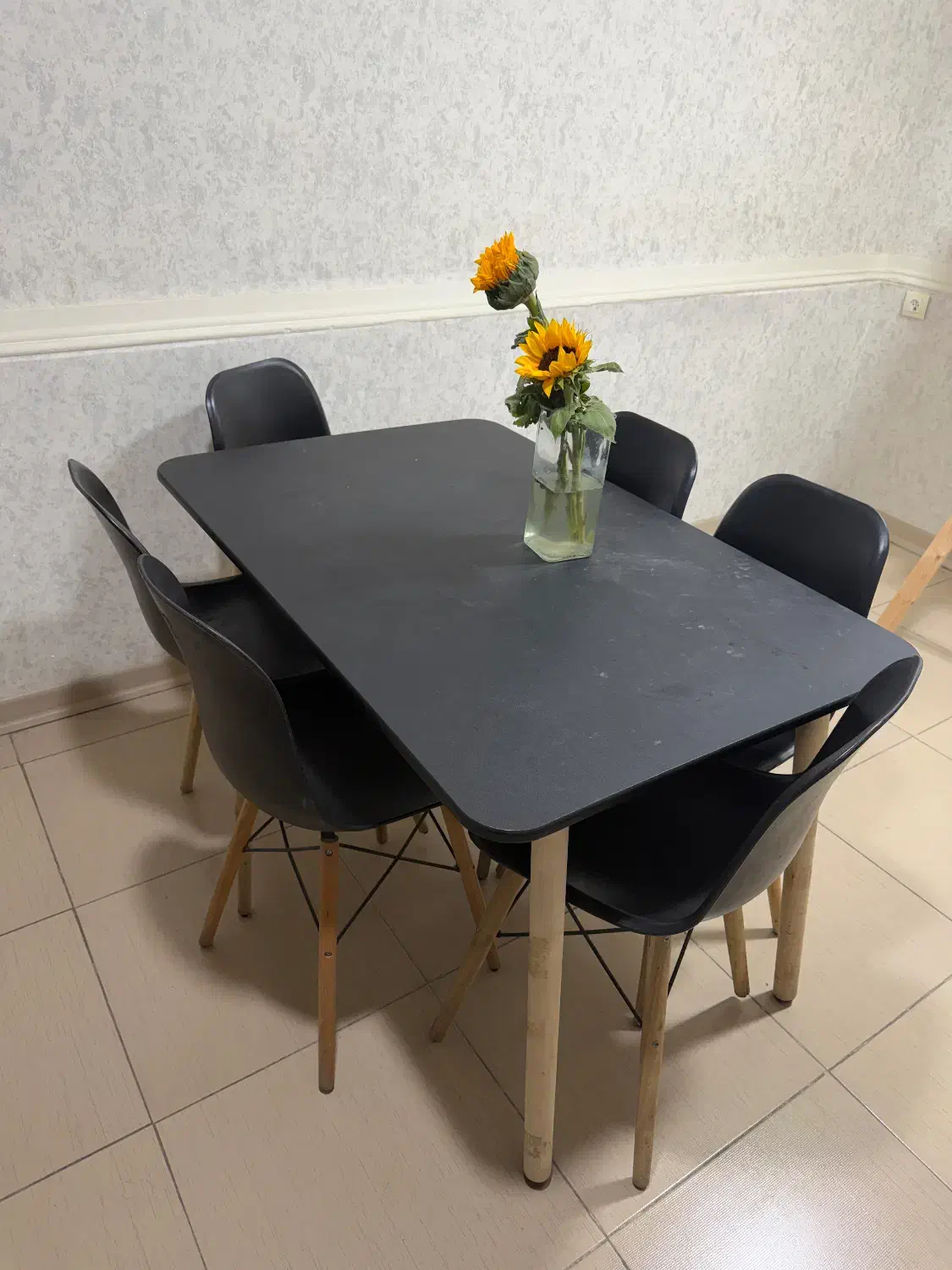 میز نهار خوری و شلف در حد نو|میز و صندلی غذاخوری|میناب, |دیوار