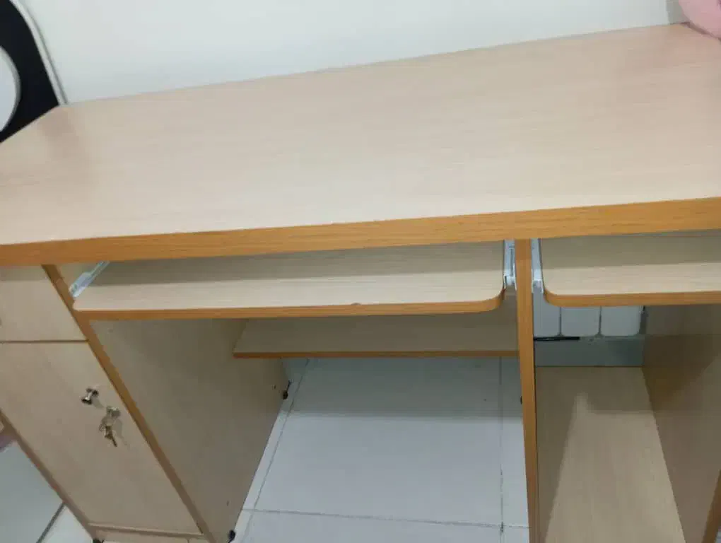 میز تحریر|میز تحریر و کامپیوتر|اصفهان, شفق|دیوار