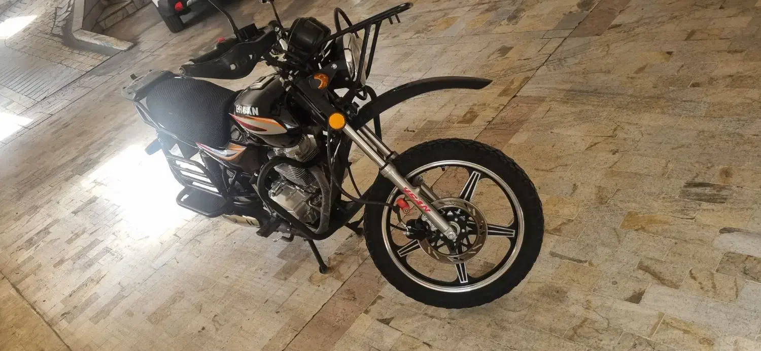 احسان شکاری ۲۰۰|موتورسیکلت|تهران, پرواز|دیوار