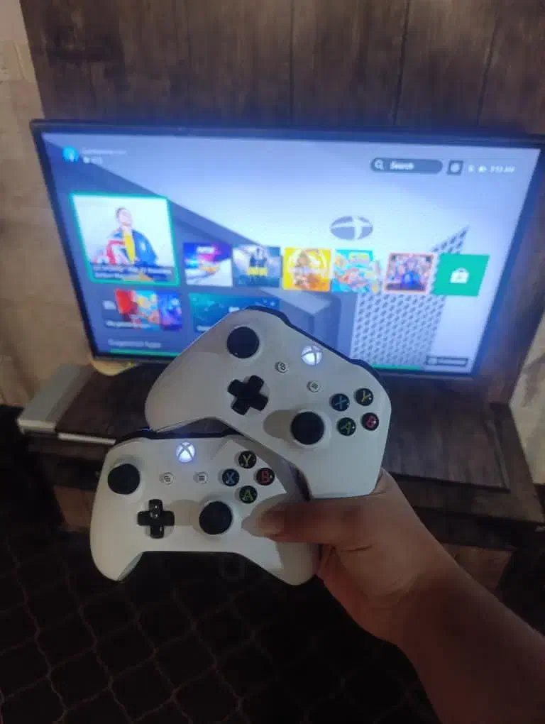 Xbox one s|کنسول، بازی ویدئویی و آنلاین|یزد, |دیوار