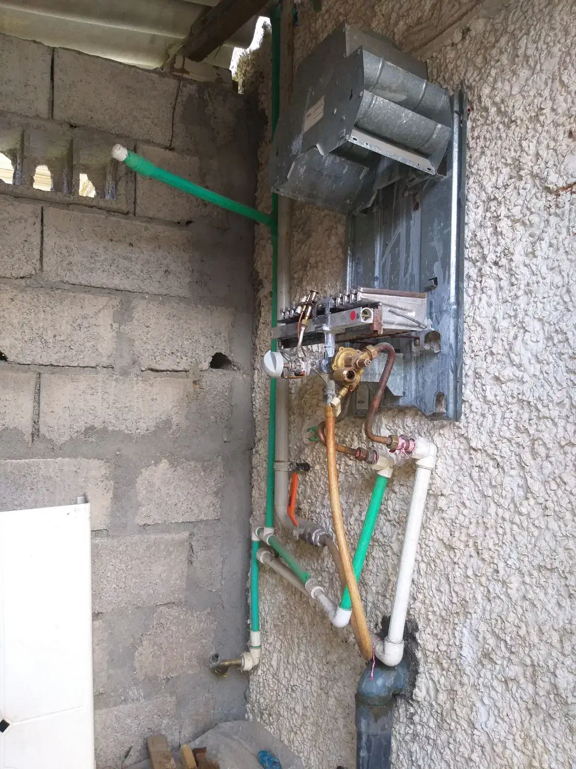 لوله کشی نصب شیرآلات توالت فرنگی کارهای برقی و.|خدمات پیشه و مهارت|نشتارود, |دیوار