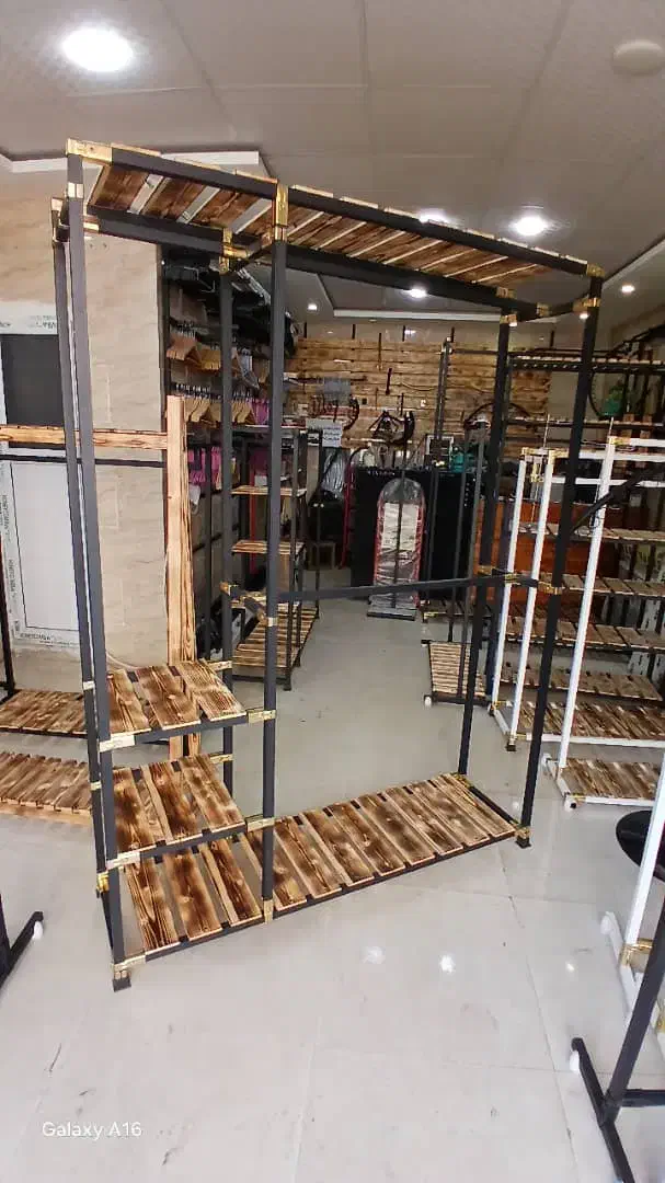 رگال بغل طبقاتی تکنوفلز|بندرخت و رخت‌آویز|رشت, کوی حسینی|دیوار