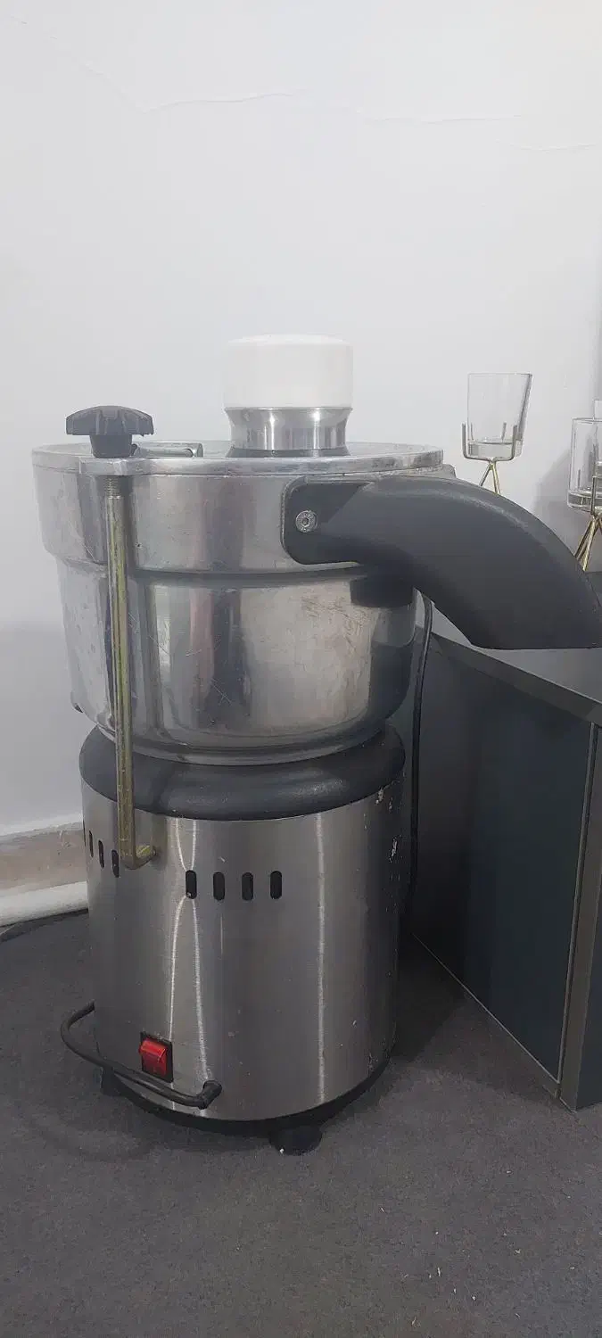 آبمیوه گیری و مخلوط کن صنعتی|آبمیوهگیر و آبمرکباتگیر|تهران, تهرانپارس شرقی|دیوار