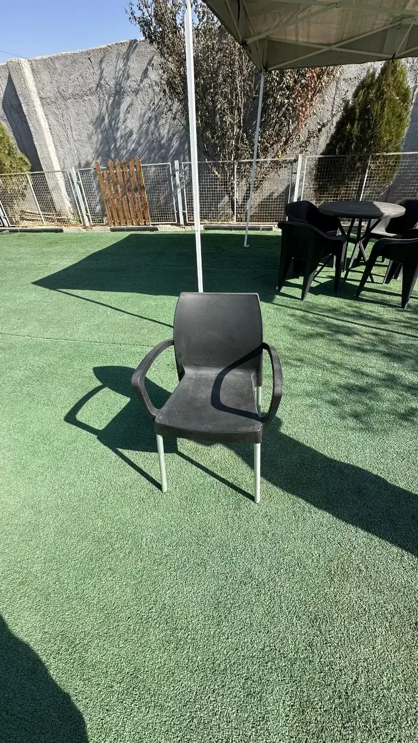 میز و صندلی و سایه بان|صندلی و نیمکت|شهریار, کردزار|دیوار