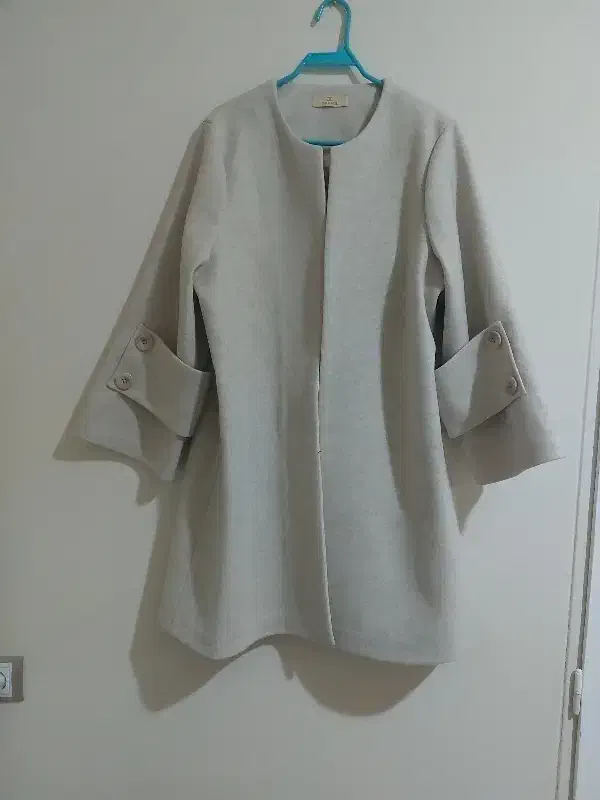 پالتو|لباس|شیراز, قدوسی شرقی|دیوار