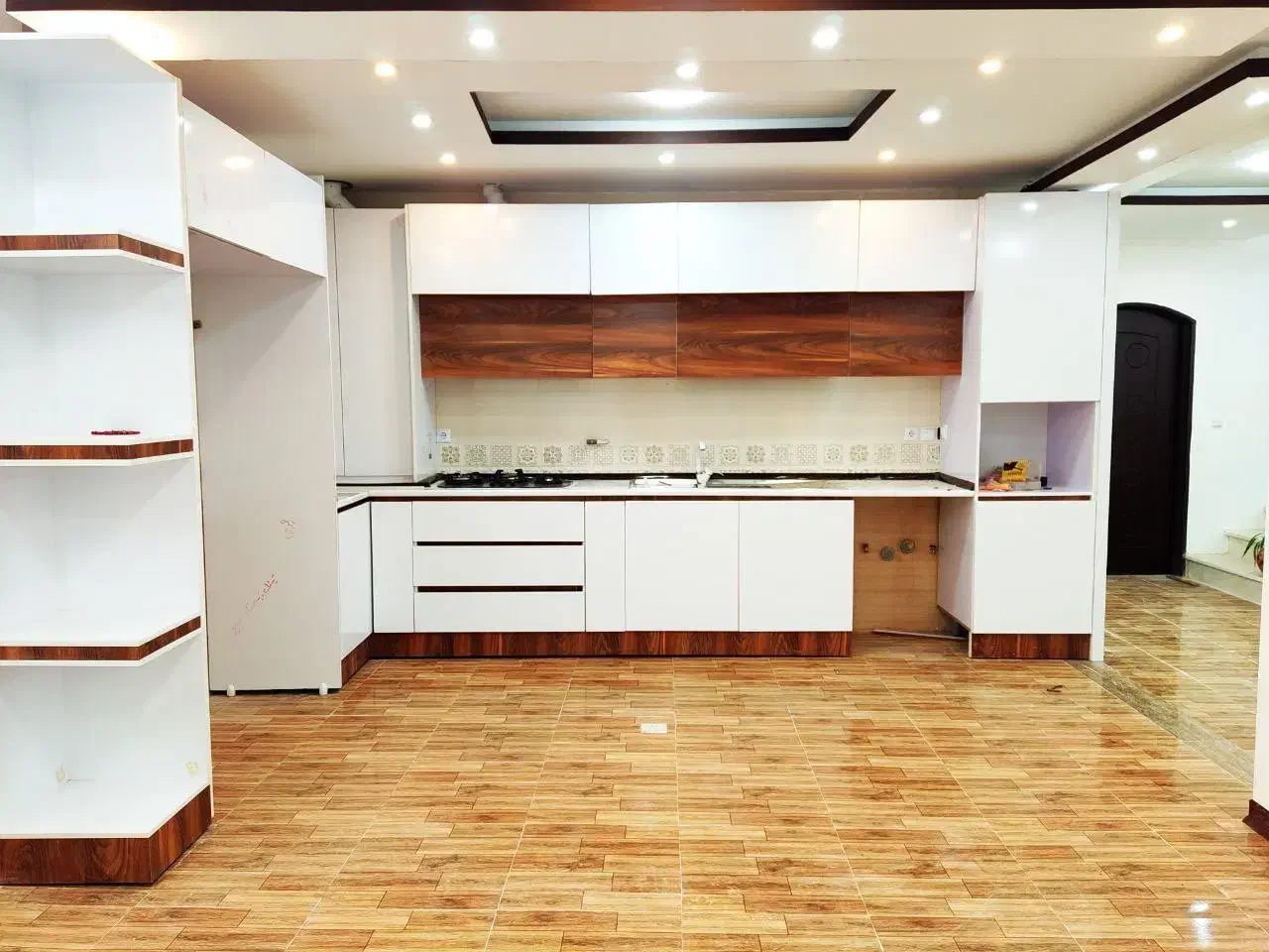 منزل نوساز و شیک با پارکینگ|فروش خانه و ویلا|شهرضا, |دیوار